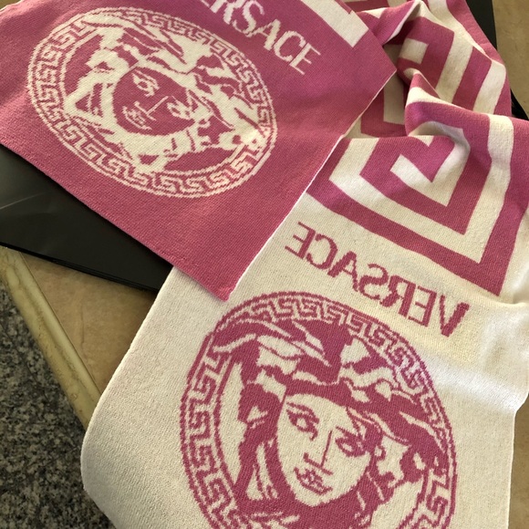 💕VERSACE💕 - Picture 2 of 16